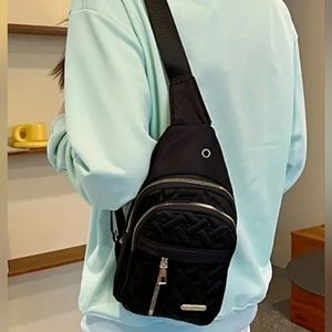 Black heart embroidery crossbody bag